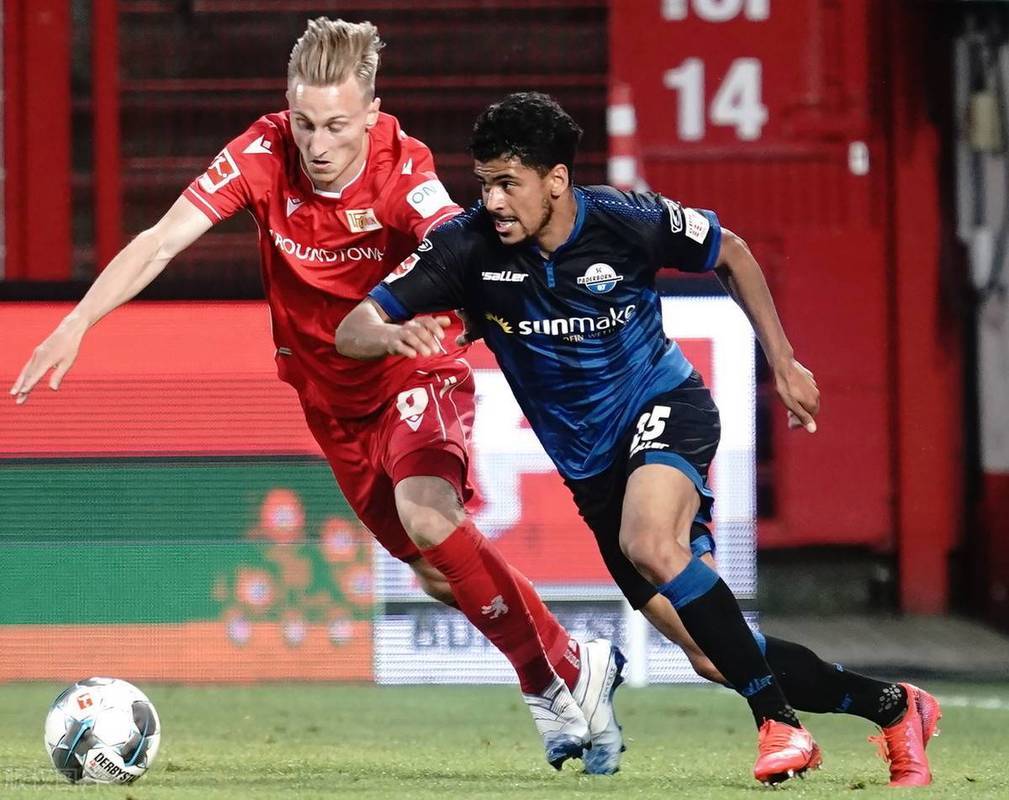 帕德博恩球队在比赛中展现出坚韧不拔的精神，取得胜利的简单介绍