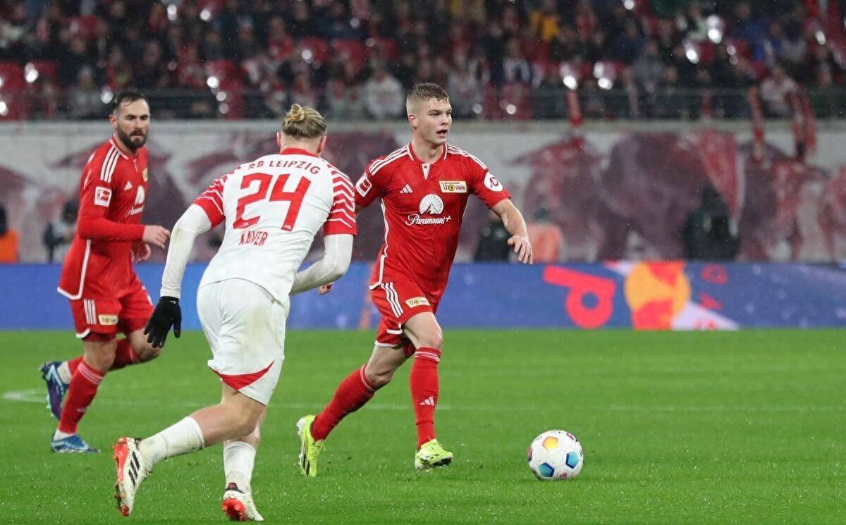 爱游戏大厅-美因茨连续遭遇丢球，德甲降级危机加剧