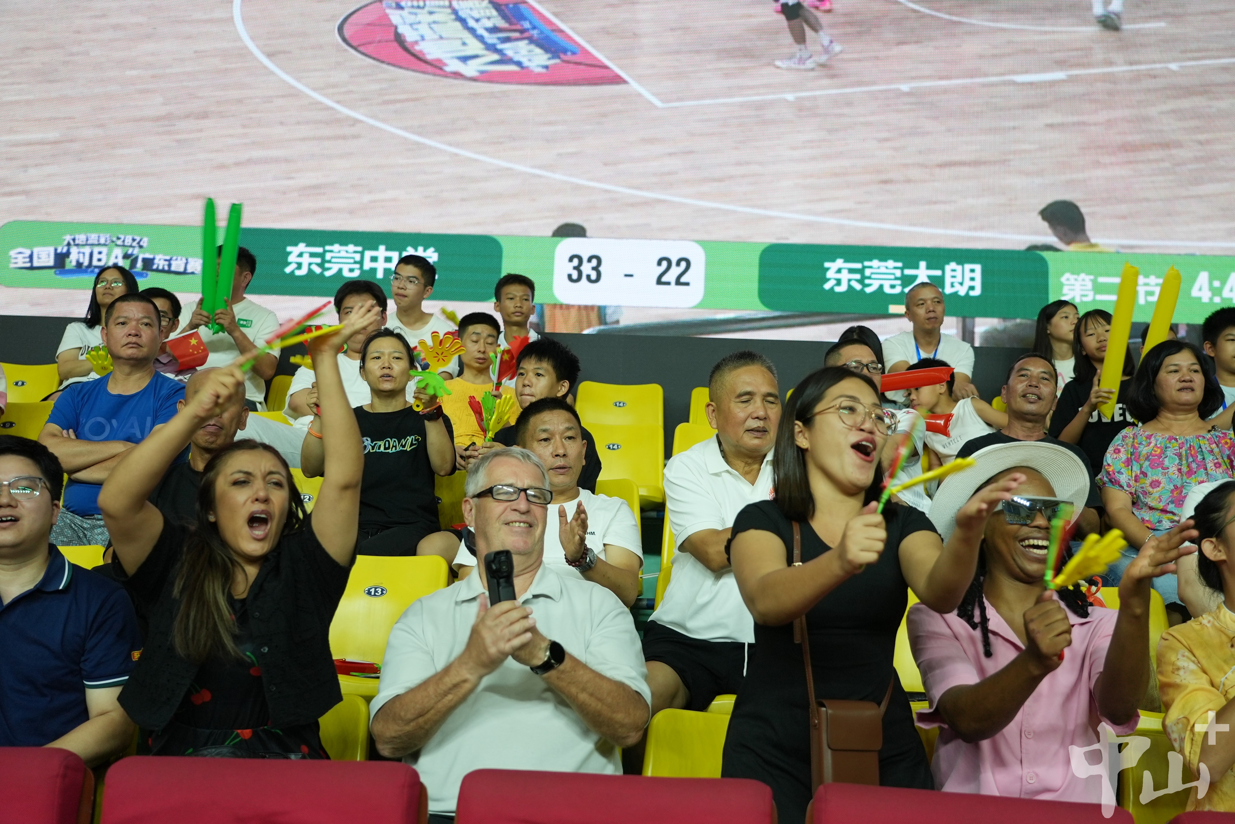 篮球名宿现场观战,对球队表现发表看法 篮球名宿现场观战,对球队表现发表看法