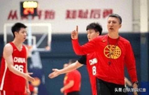 篮球名宿现场观战,对球队表现发表看法 篮球名宿现场观战,对球队表现发表看法