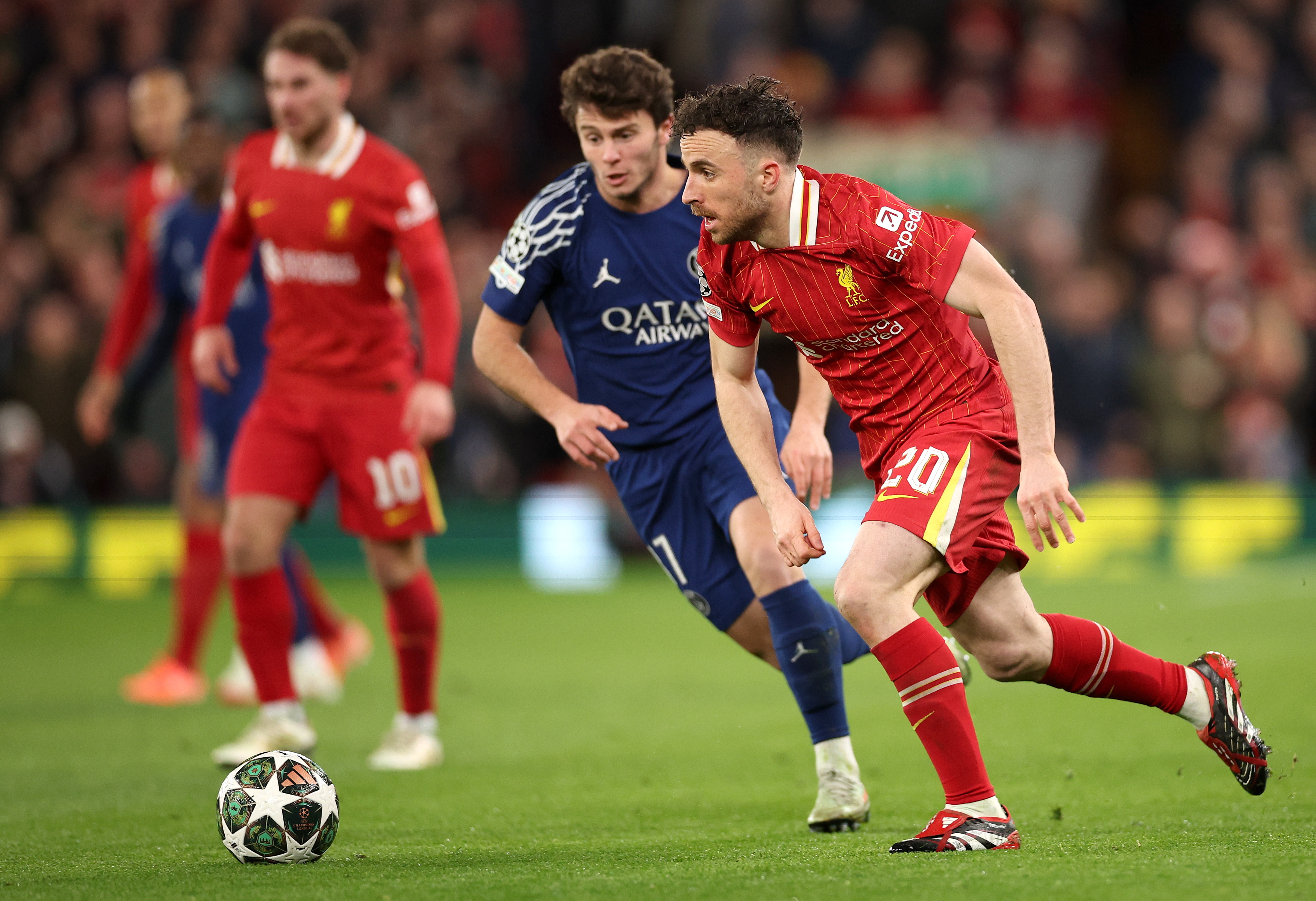 欧洲足球冠军联赛胜者已现,下轮对决备受期待 欧洲足球冠军联赛胜者已现,下轮对决备受期待