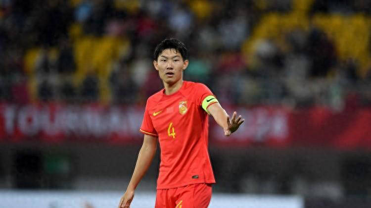 爱游戏官方-凯泽斯劳滕主教练临时换人成功，球队逆转胜利的简单介绍