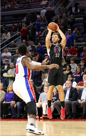 活塞队员格里芬在比赛中迎来高光时刻 活塞队员格里芬在比赛中迎来高光时刻