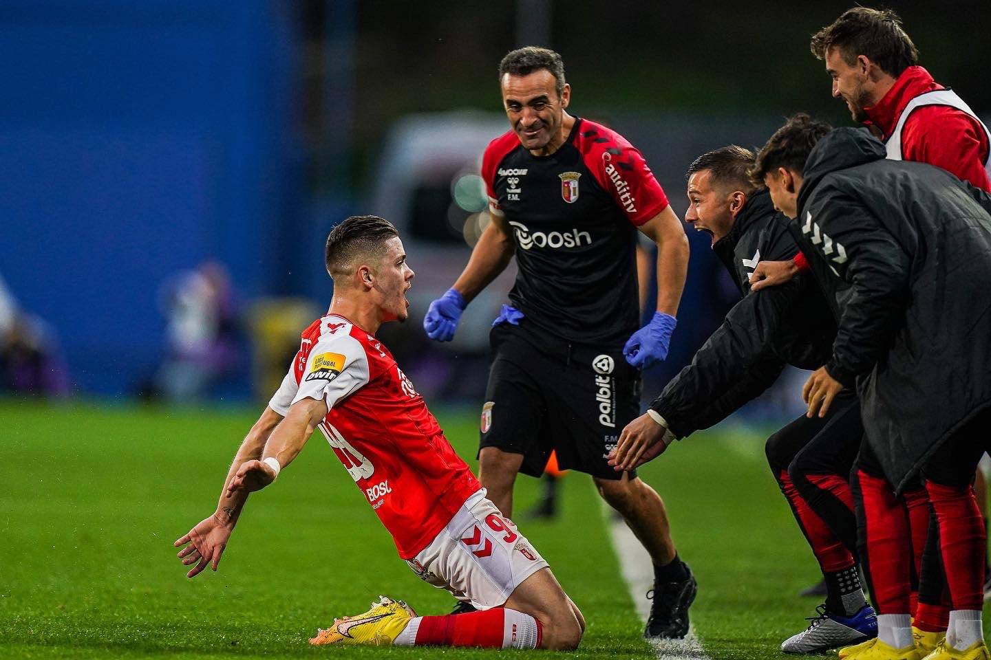 葡萄牙连追场,欧预赛始开时局的简单介绍 葡萄牙连追场,欧预赛始开时局的简单介绍