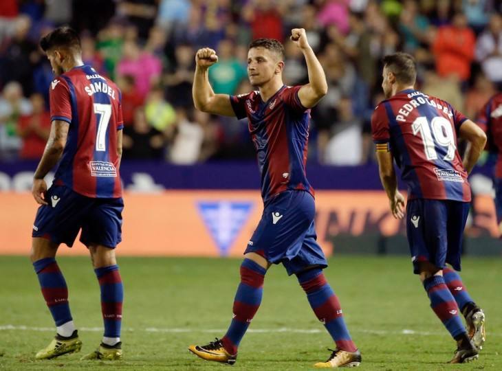 爱游戏体育-包含莱万特客场不敌对手，连续失分困扰球队的词条