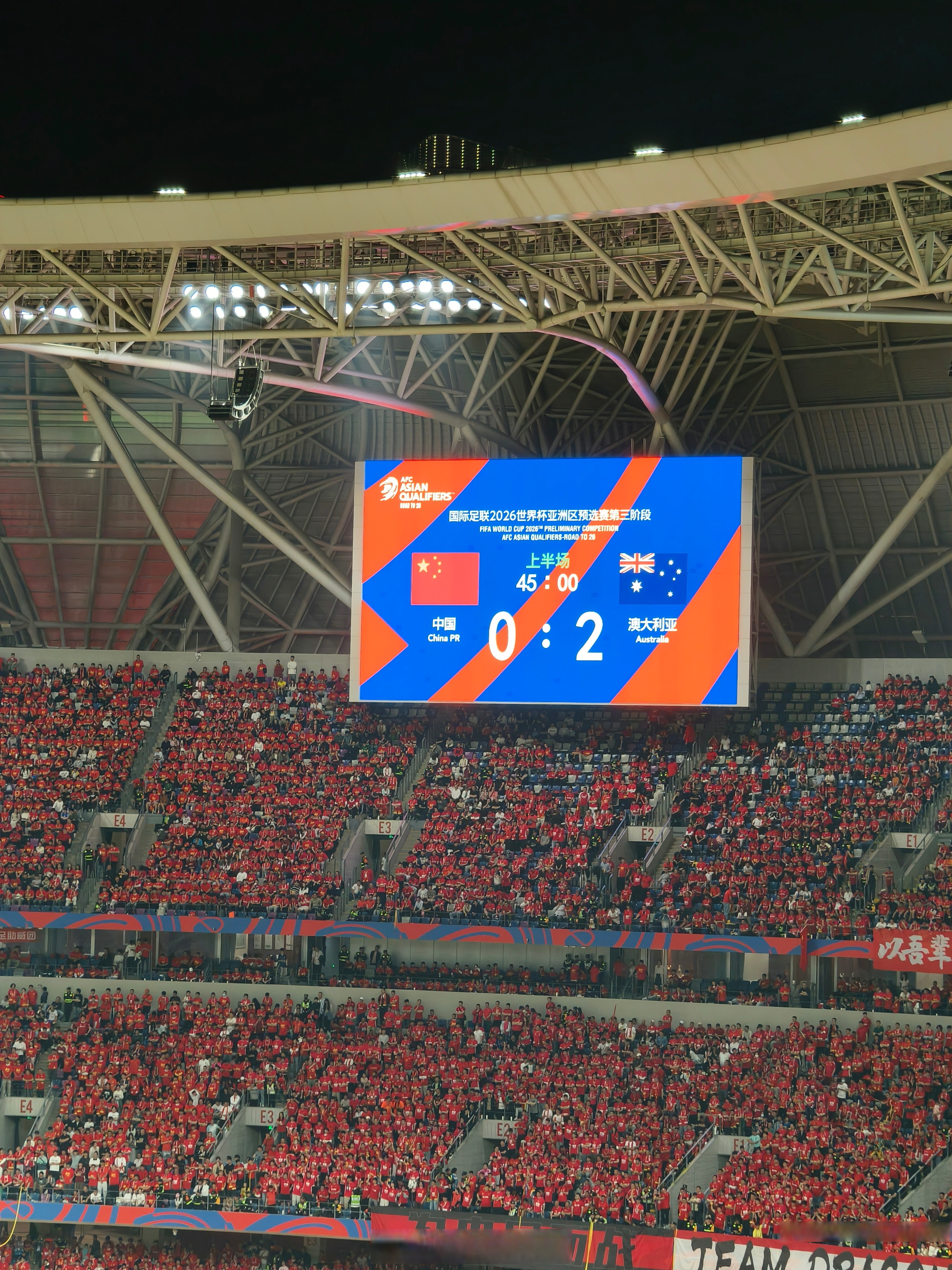 美因茨新引援亮相,球迷期待他的表现的简单介绍 美因茨新引援亮相,球迷期待他的表现的简单介绍