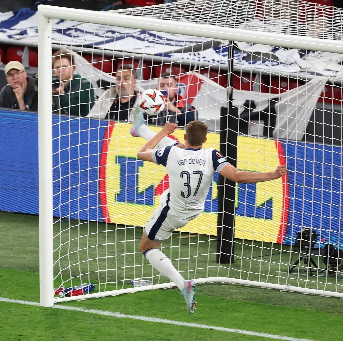 热刺客场不敌萨索尔克,欧冠资格或受威胁的简单介绍 热刺客场不敌萨索尔克,欧冠资格或受威胁的简单介绍