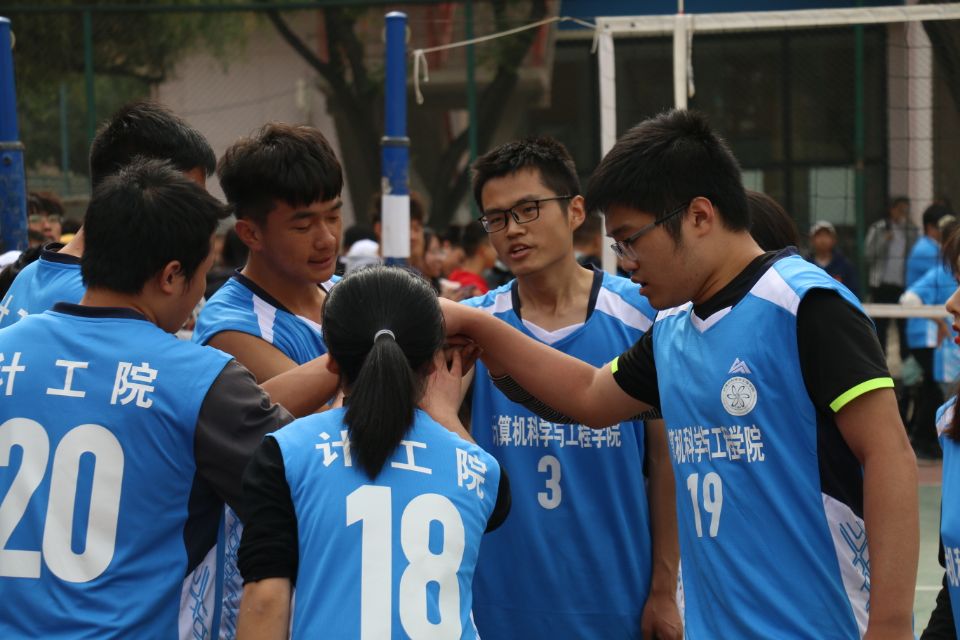 爱游戏-奋力拼搏！强队互拼，胜负难分一触即发的简单介绍