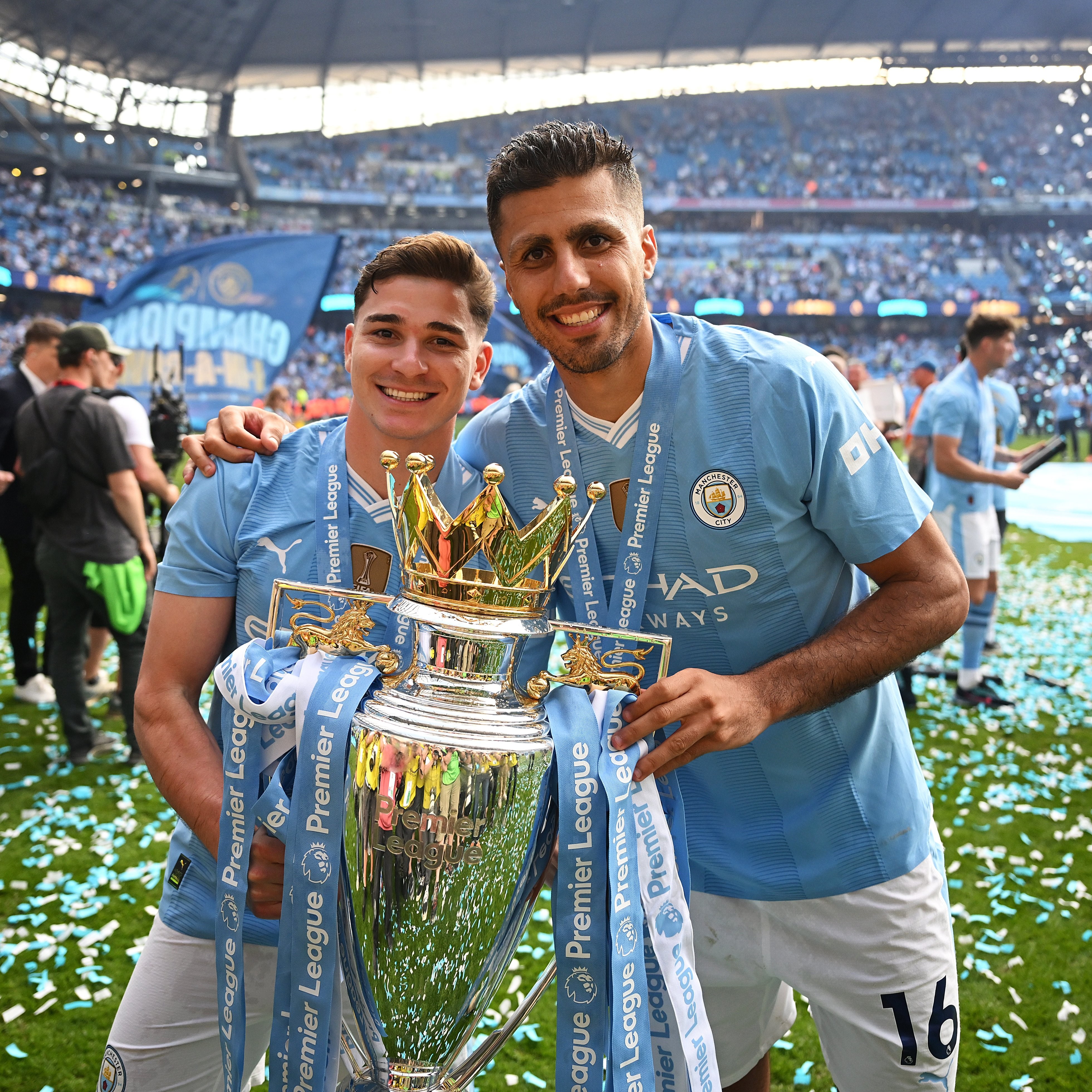 爱游戏官方-曼城攻势如潮，欧冠荣耀再度臂臻的简单介绍