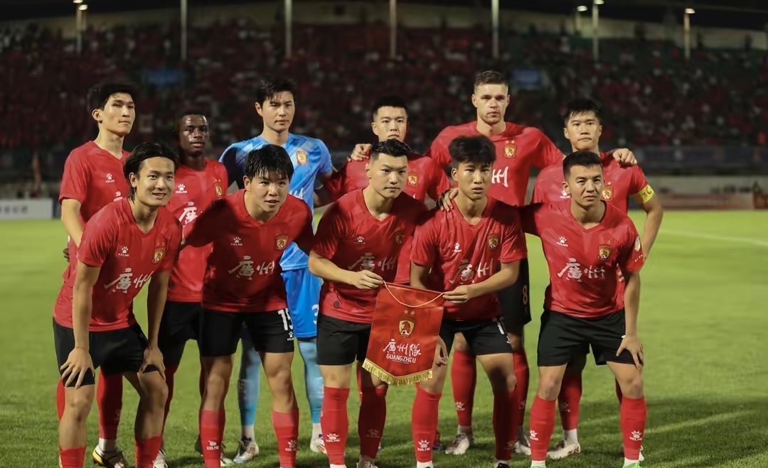 爱游戏在线-恒大主场击败申花，延续领先积分优势
