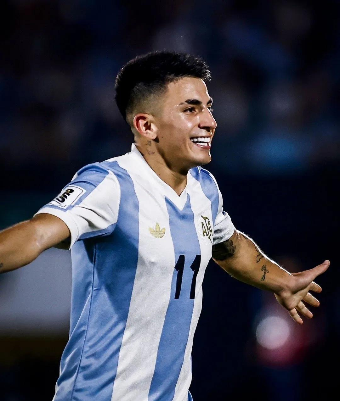 爱游戏下载-包含南美球星表现抢眼，耀眼登顶的词条