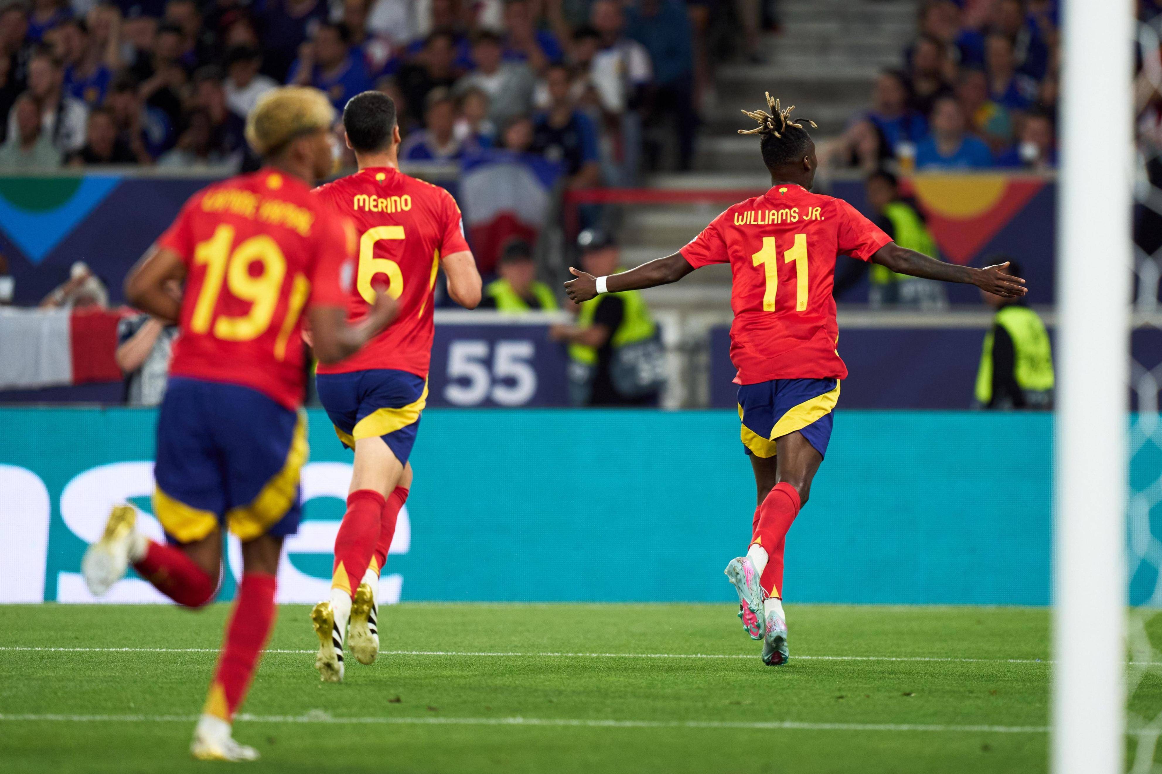 丹麦击败乌克兰,成功晋级欧洲杯八强 丹麦击败乌克兰,成功晋级欧洲杯八强