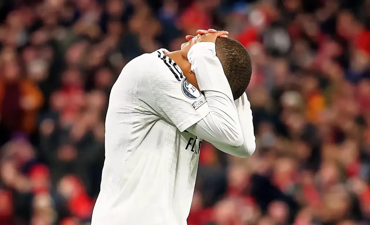 爱游戏-梅尔滕斯负伤离场，皇家贝蒂斯告负完结的简单介绍