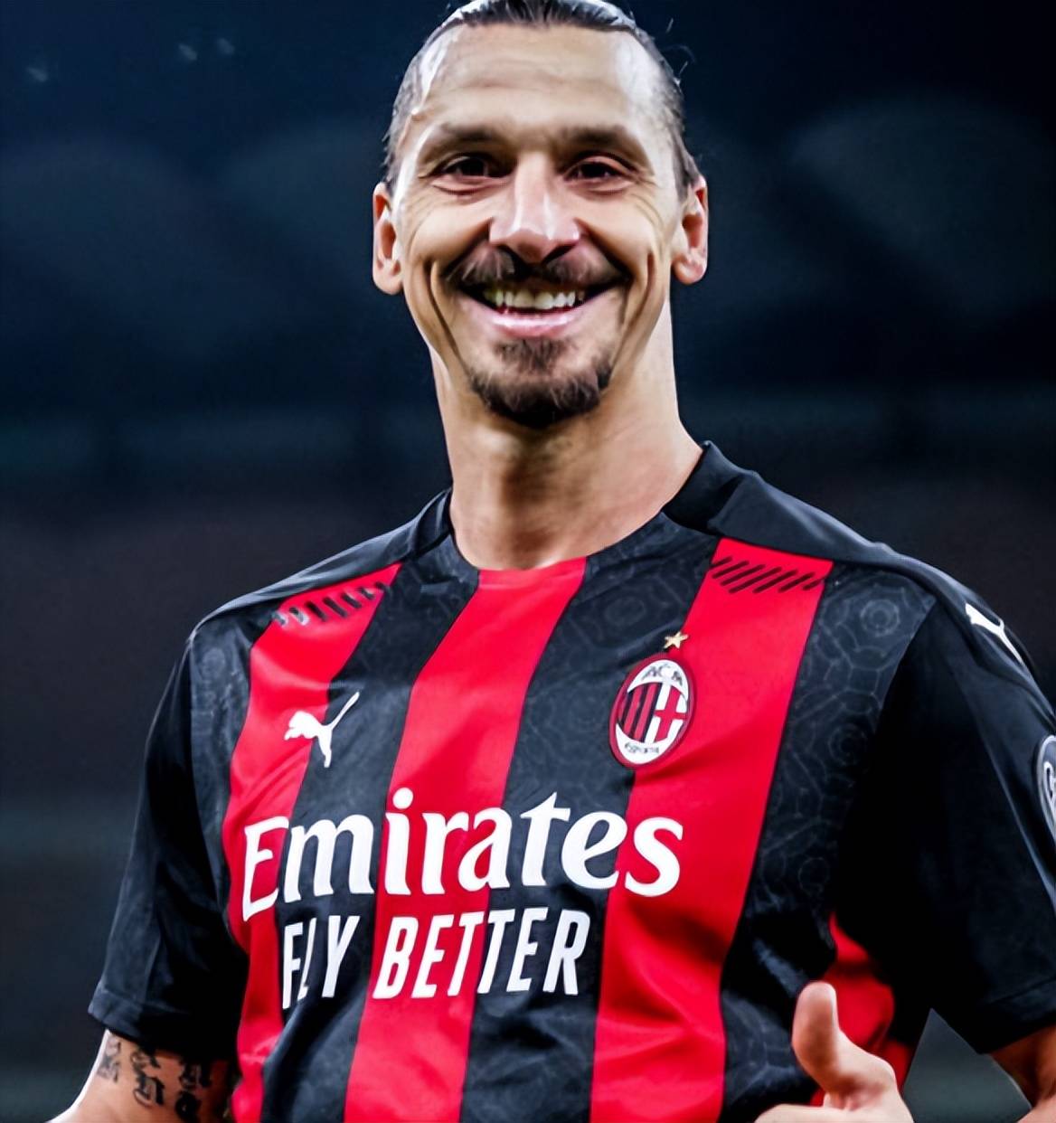 爱游戏tv-伊布拉希莫维奇重回米兰，球迷热切期待英雄归来