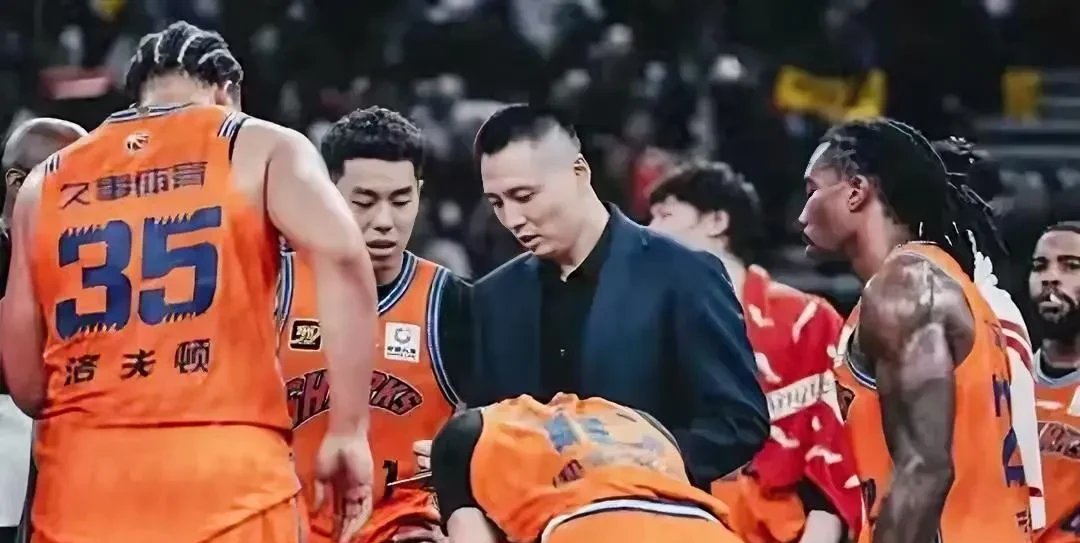 关于广东宏远成功守住主场,赢得双杀的信息 关于广东宏远成功守住主场,赢得双杀的信息