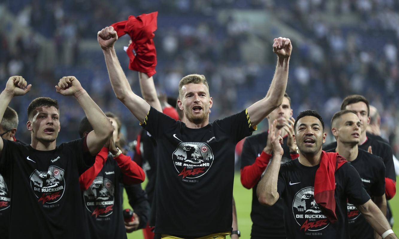 爱游戏官方入口-阿贾克斯败坚壮志立！范德贝克击败战术的简单介绍