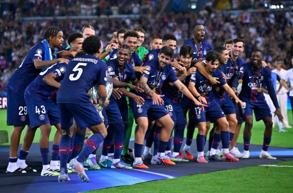 爱游戏官方-意大利国门神勇拯救球队关键时刻