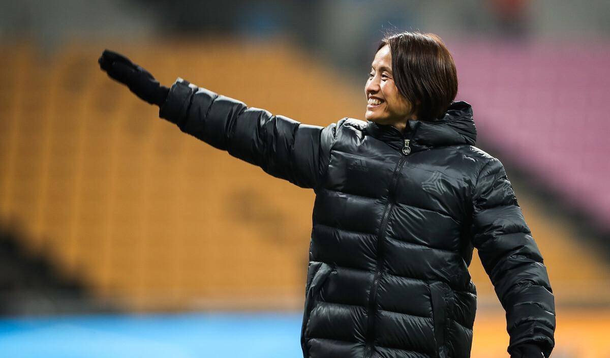 中国女足总教练再次呼吁球迷为球队加油助威的简单介绍 中国女足总教练再次呼吁球迷为球队加油助威的简单介绍