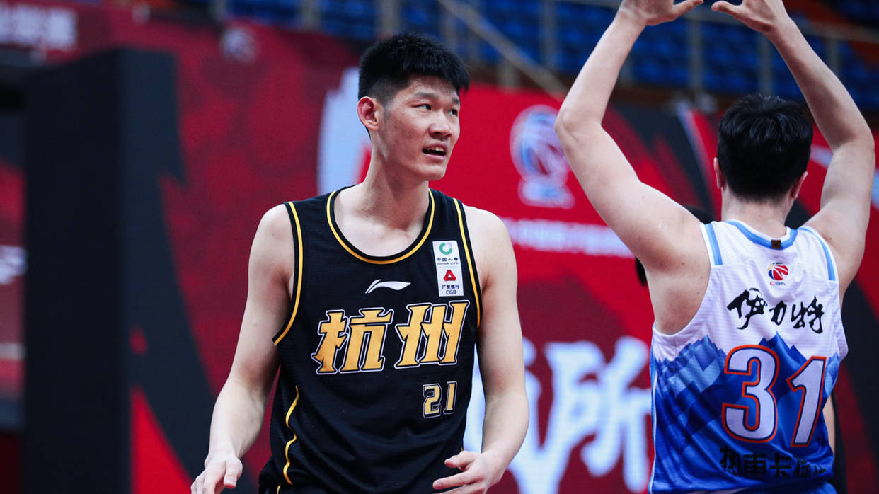 四川男篮备战对阵北京队,全队备战备战 四川男篮备战对阵北京队,全队备战备战