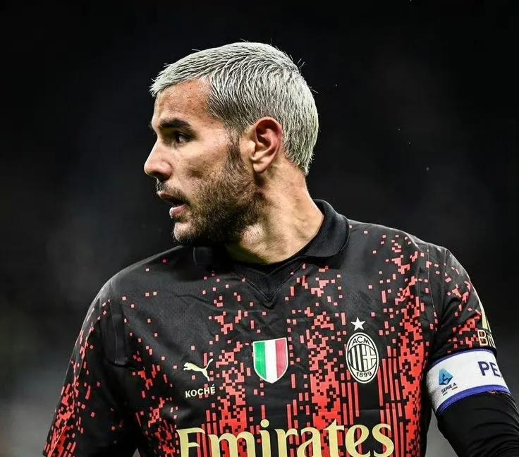 AC米兰签入新后卫,增强防守实力 AC米兰签入新后卫,增强防守实力