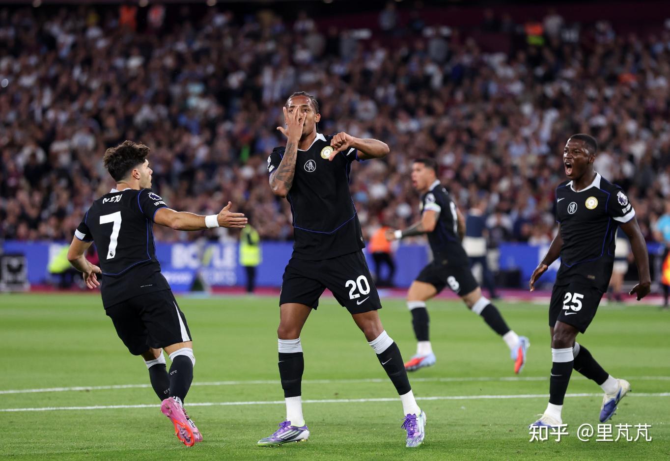 关于西汉姆联险胜,英超保级局势稳定的信息 关于西汉姆联险胜,英超保级局势稳定的信息