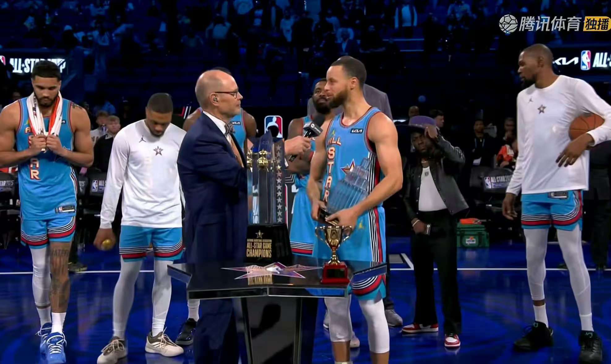 爱游戏下载-包含欧洲联赛篮球比赛迎来高潮，明星球员集结的词条