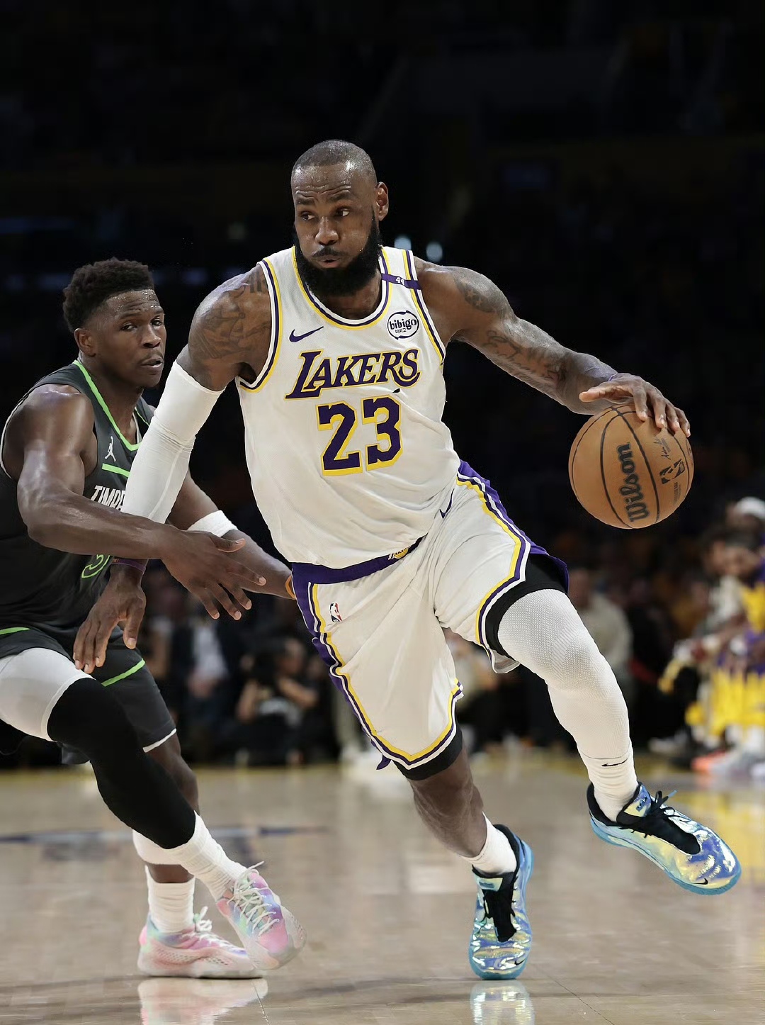 湖人力克活塞,迫使对手无地自容 湖人力克活塞,迫使对手无地自容